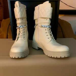 Worn only once super cute off white boots